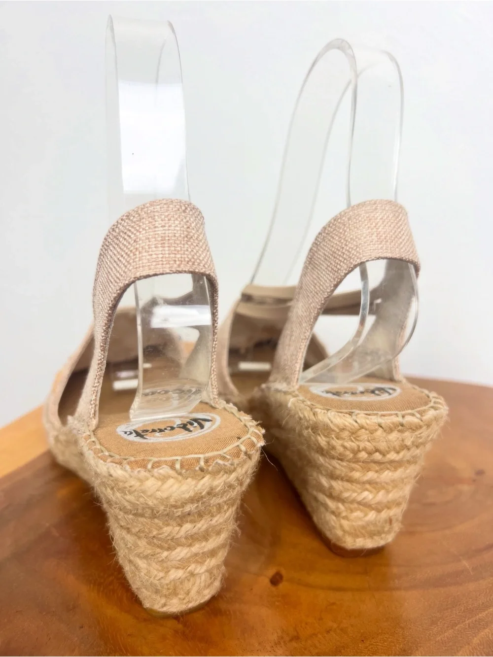 VIDORETTA Women’s Embroidered & Jeweled Tan Espadrille Wedge Sandals 39 8.5
